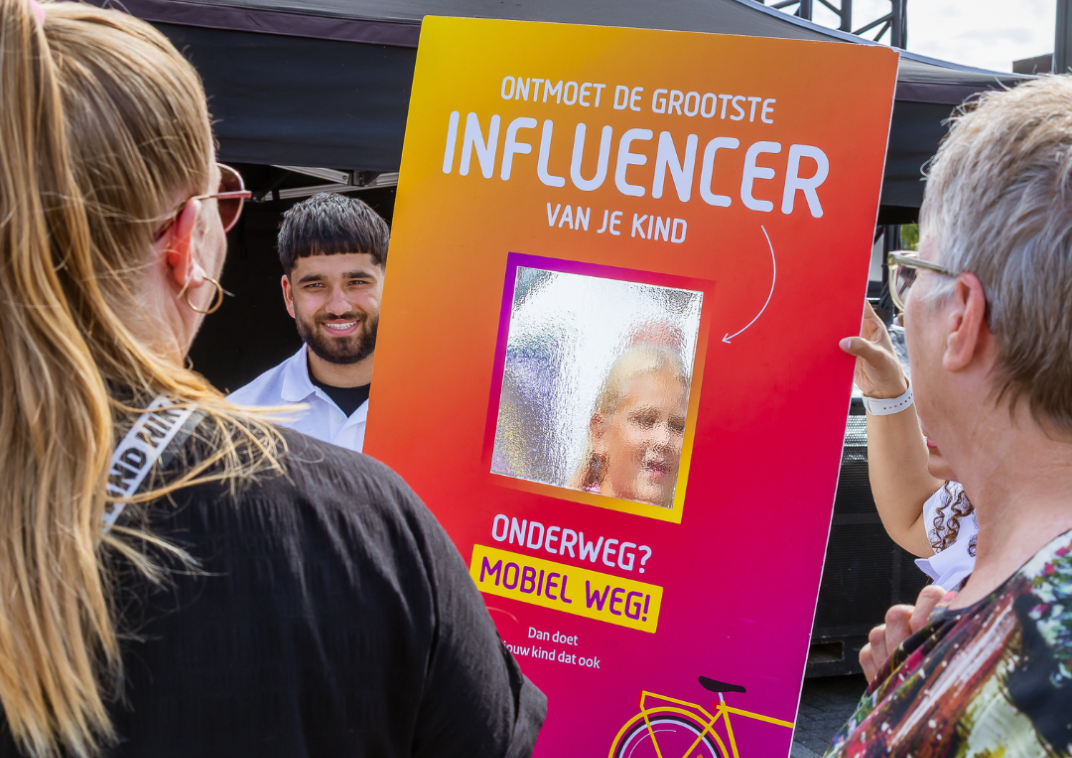 Actie op markt ontmoet de influencer van je kind