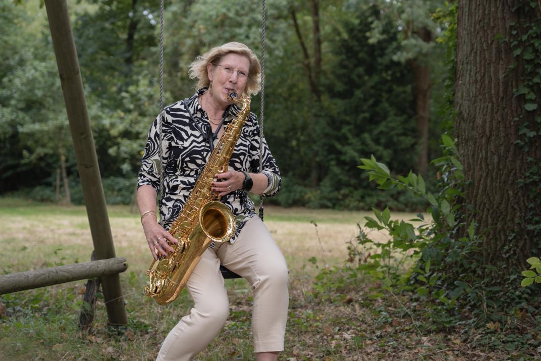 Gezicht achter de raad