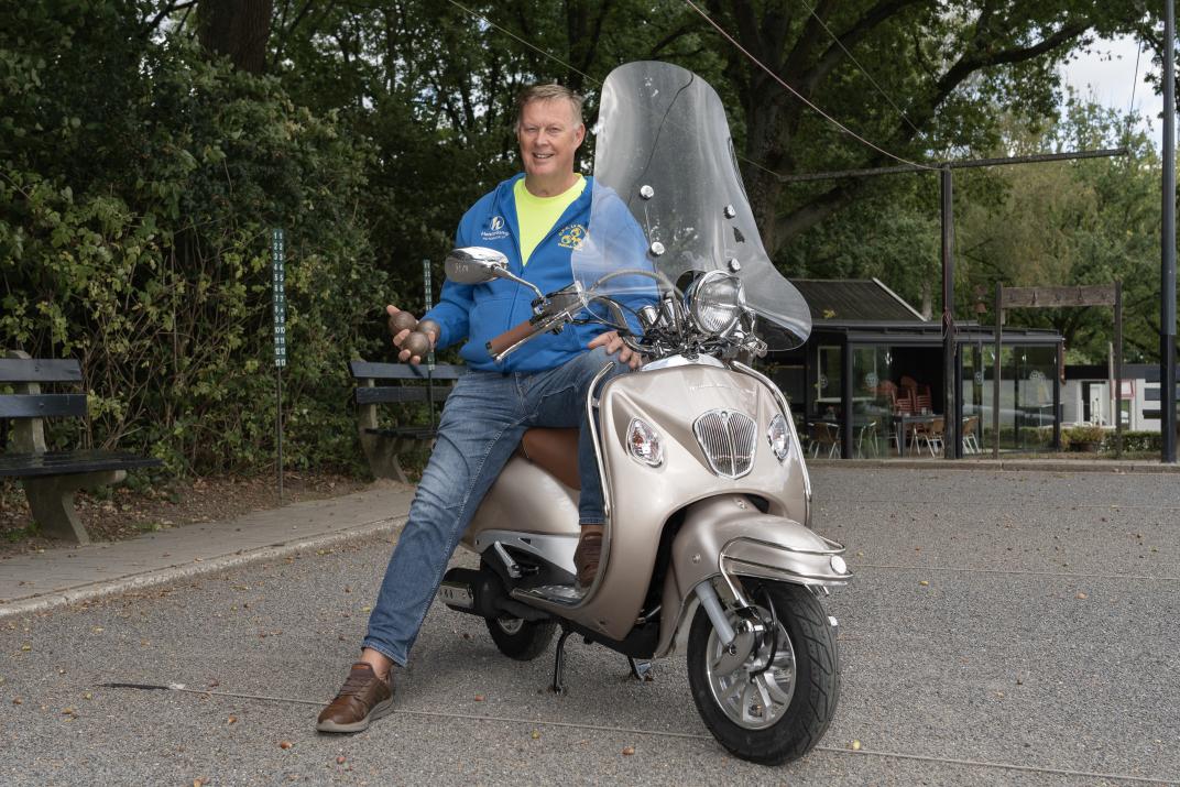 Gezicht achter de raad